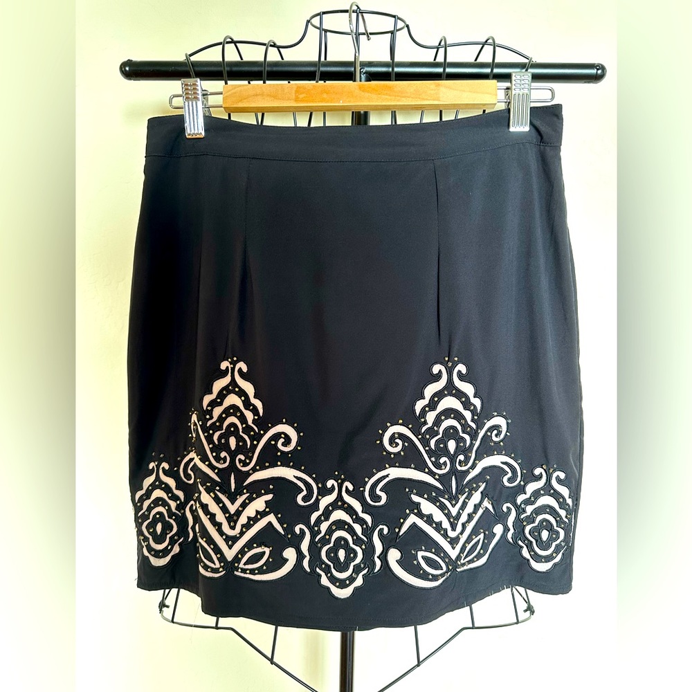 Miami black and floral cream detail skirt